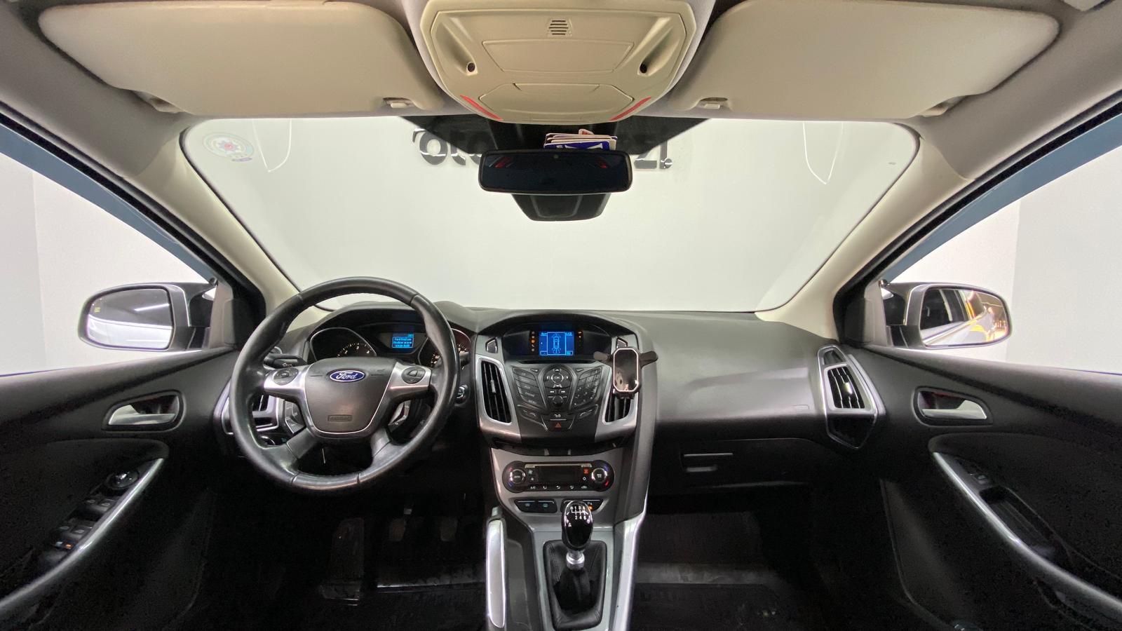 FORD FOCUS 10